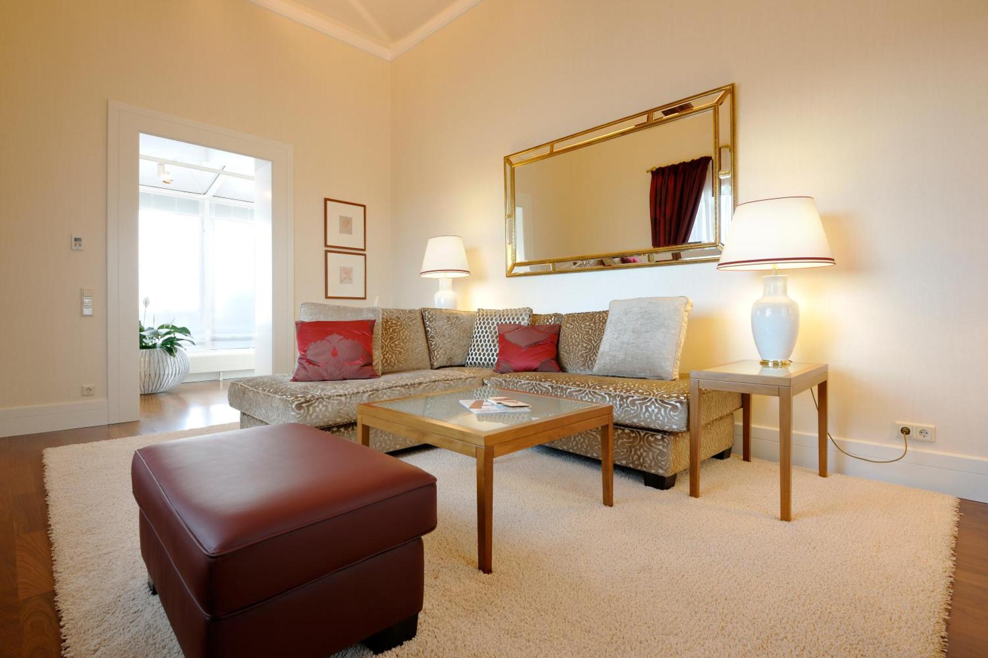 Kastens Hotel Luisenhof Hanover Exterior photo A living room