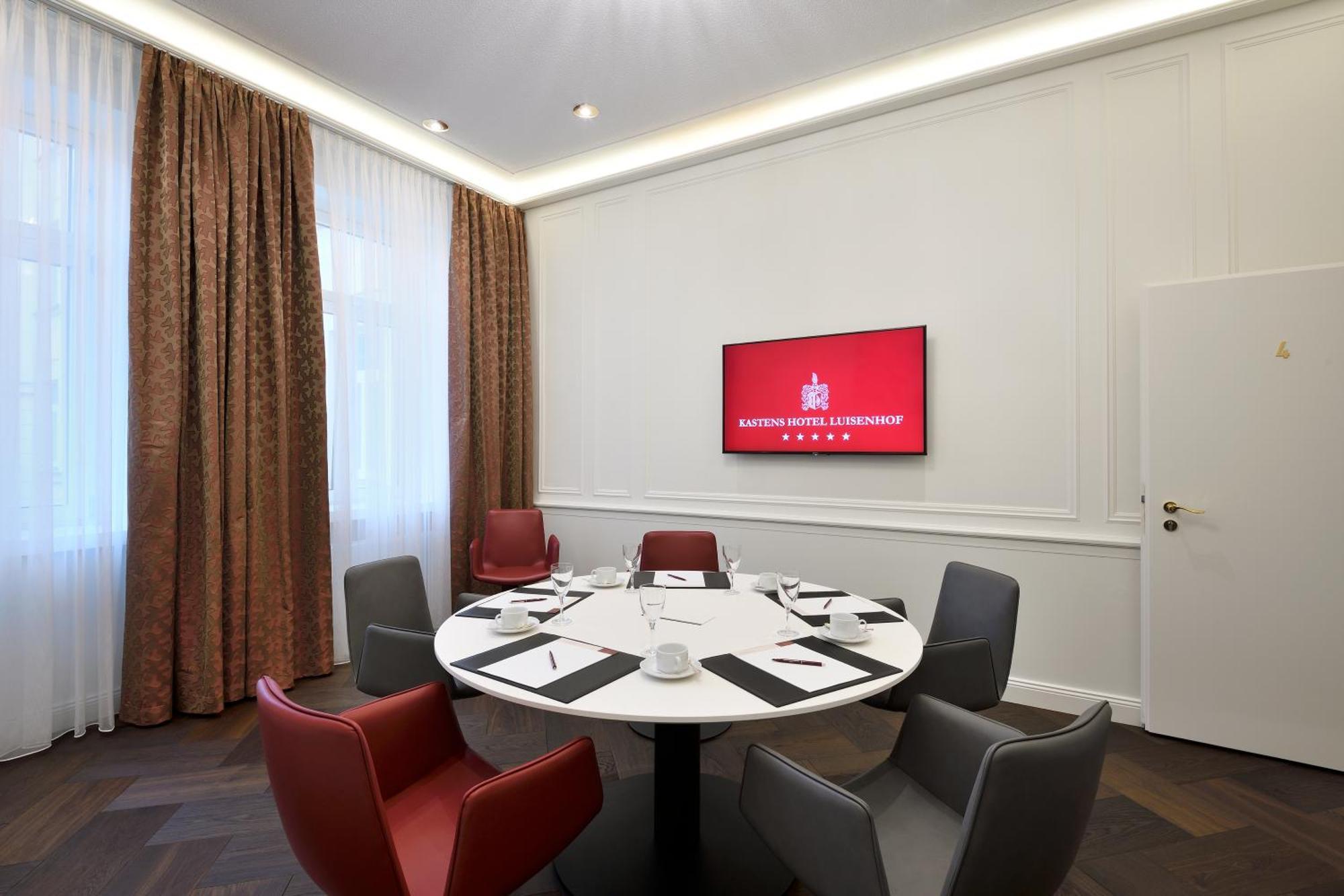 Kastens Hotel Luisenhof Hanover Exterior photo Meeting room
