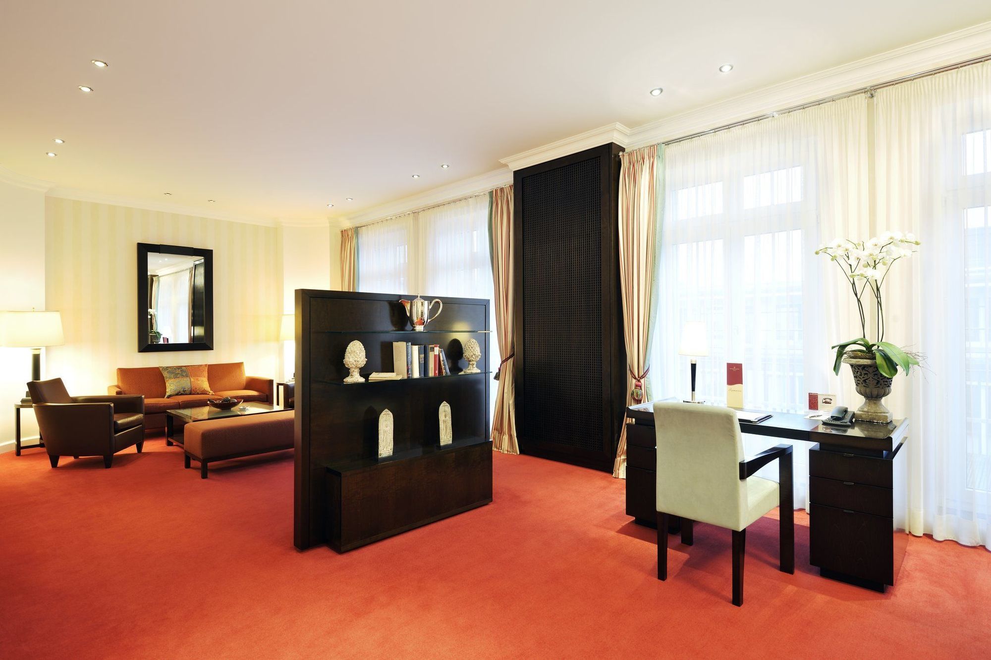 Kastens Hotel Luisenhof Hanover Room photo A suite at Mandarin Oriental Munich